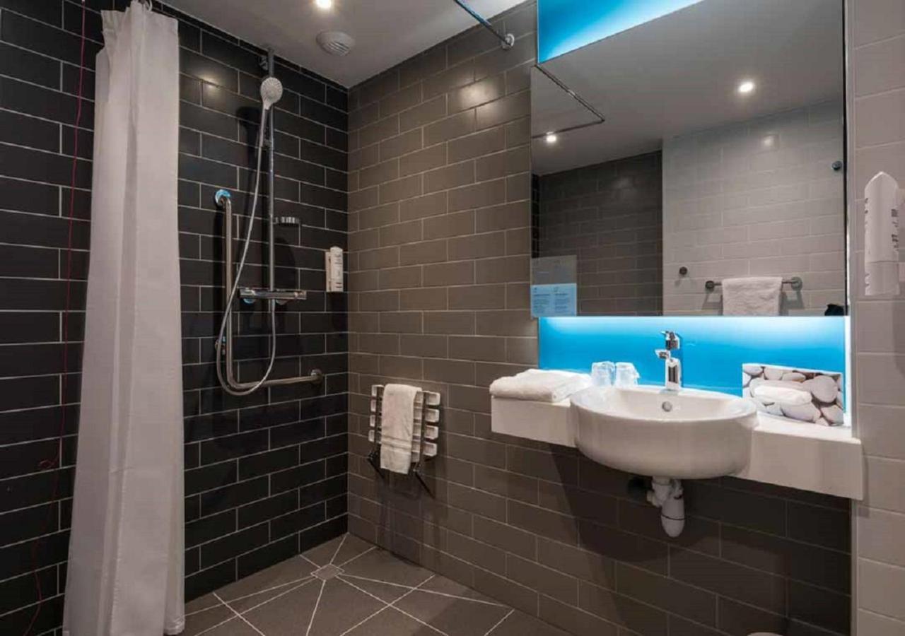 Holiday Inn Express - Paris - Cdg Airport By Ihg Roissy-en-France Zewnętrze zdjęcie