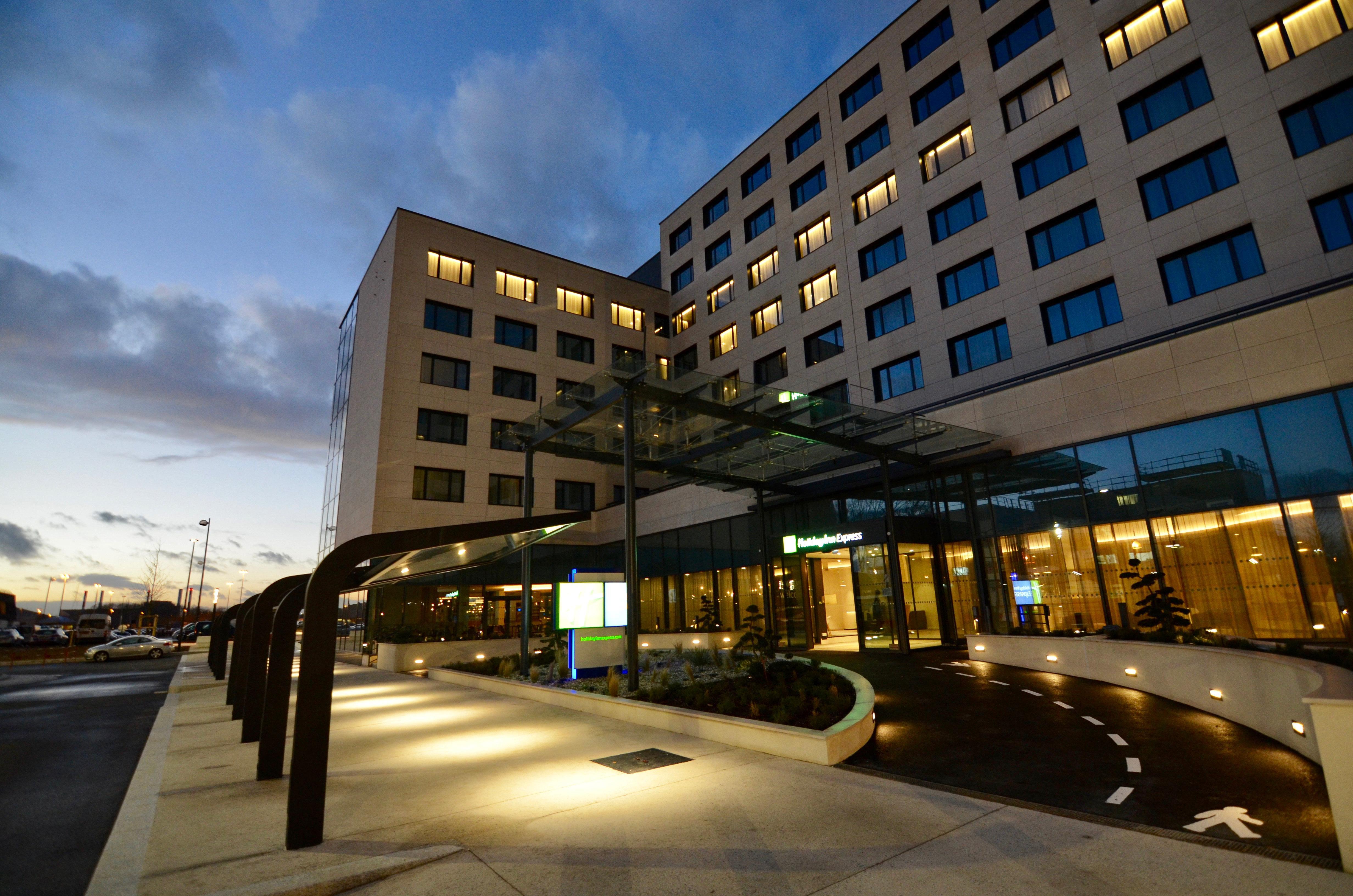 Holiday Inn Express - Paris - Cdg Airport By Ihg Roissy-en-France Zewnętrze zdjęcie