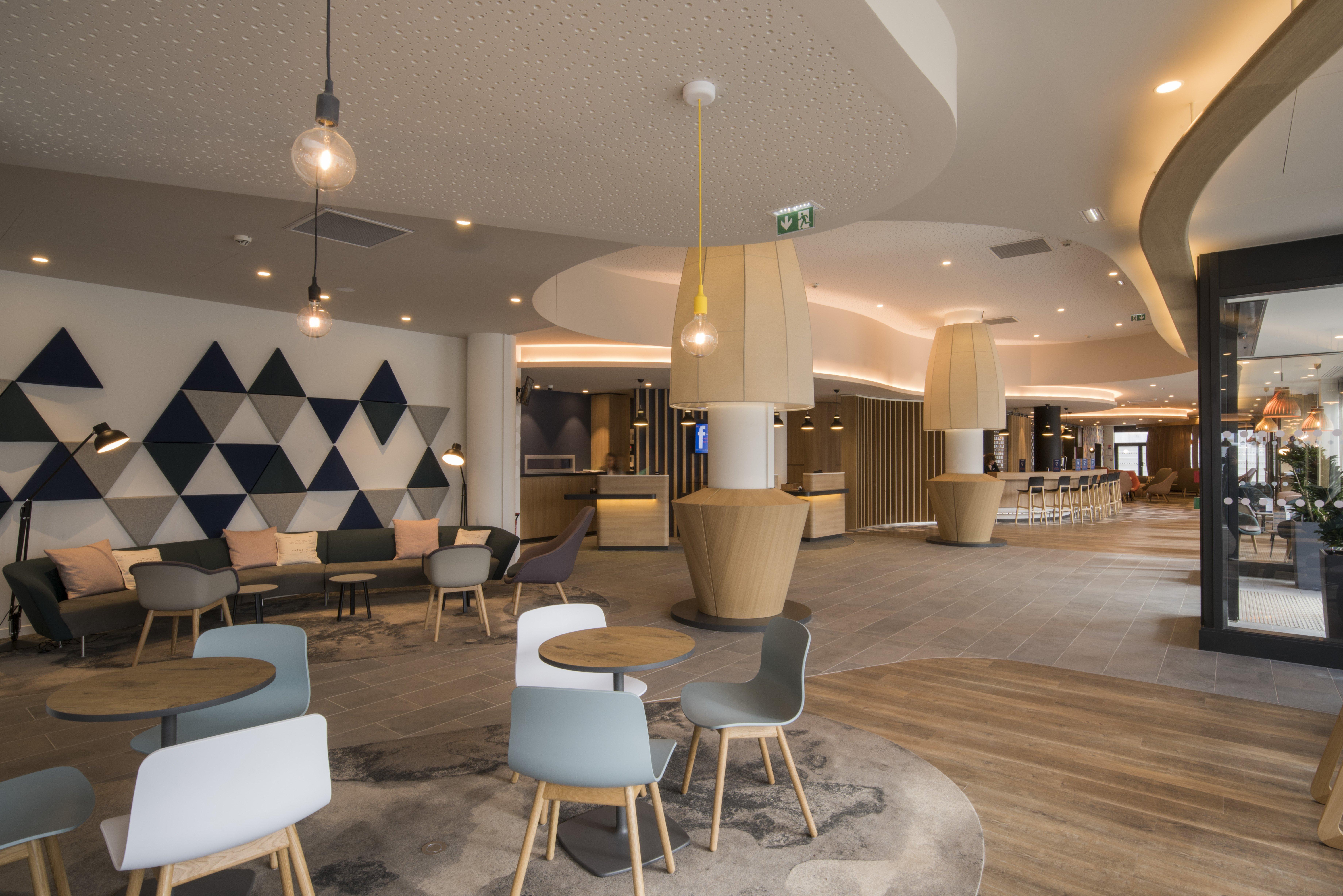 Holiday Inn Express - Paris - Cdg Airport By Ihg Roissy-en-France Zewnętrze zdjęcie