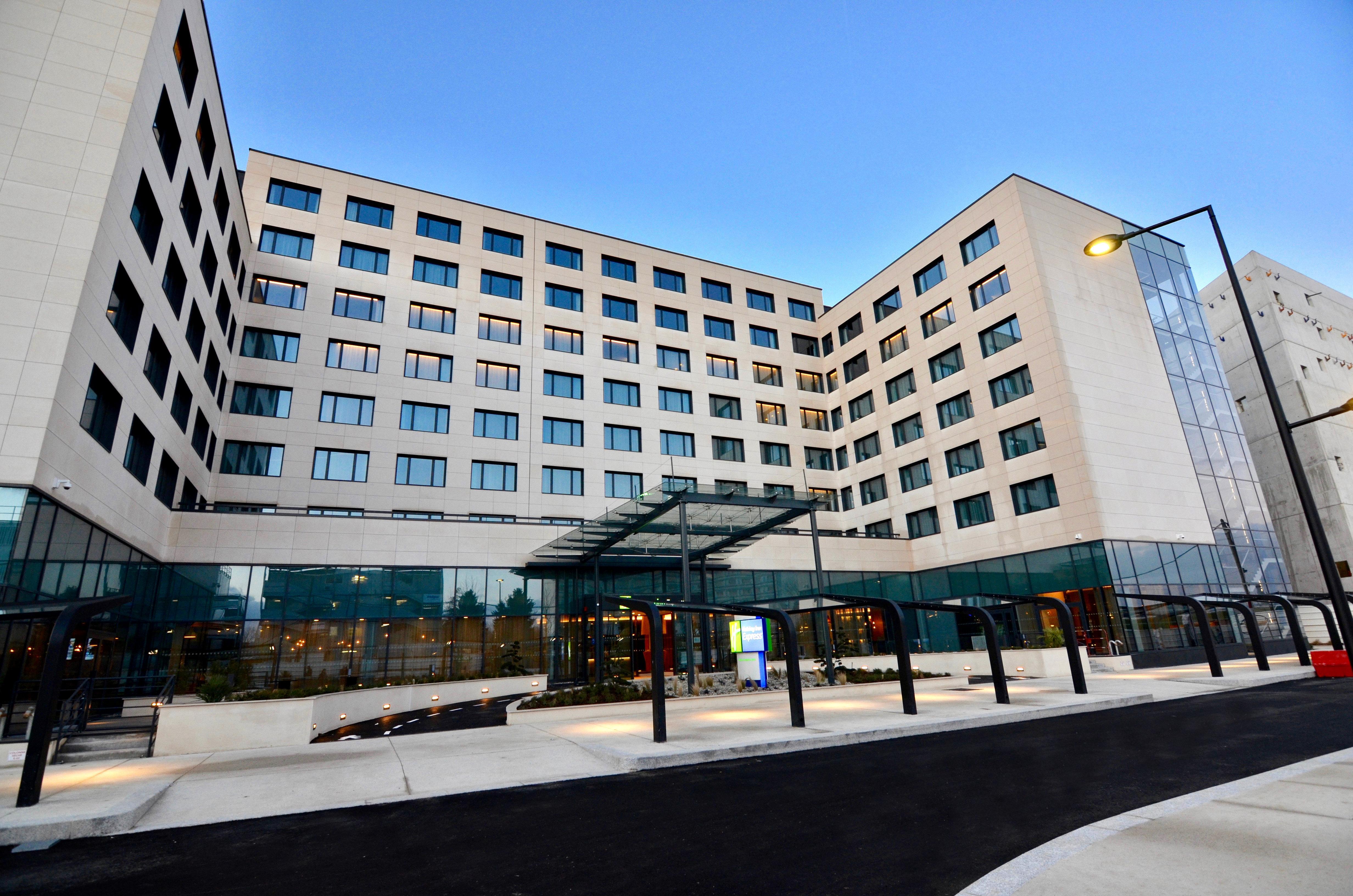Holiday Inn Express - Paris - Cdg Airport By Ihg Roissy-en-France Zewnętrze zdjęcie