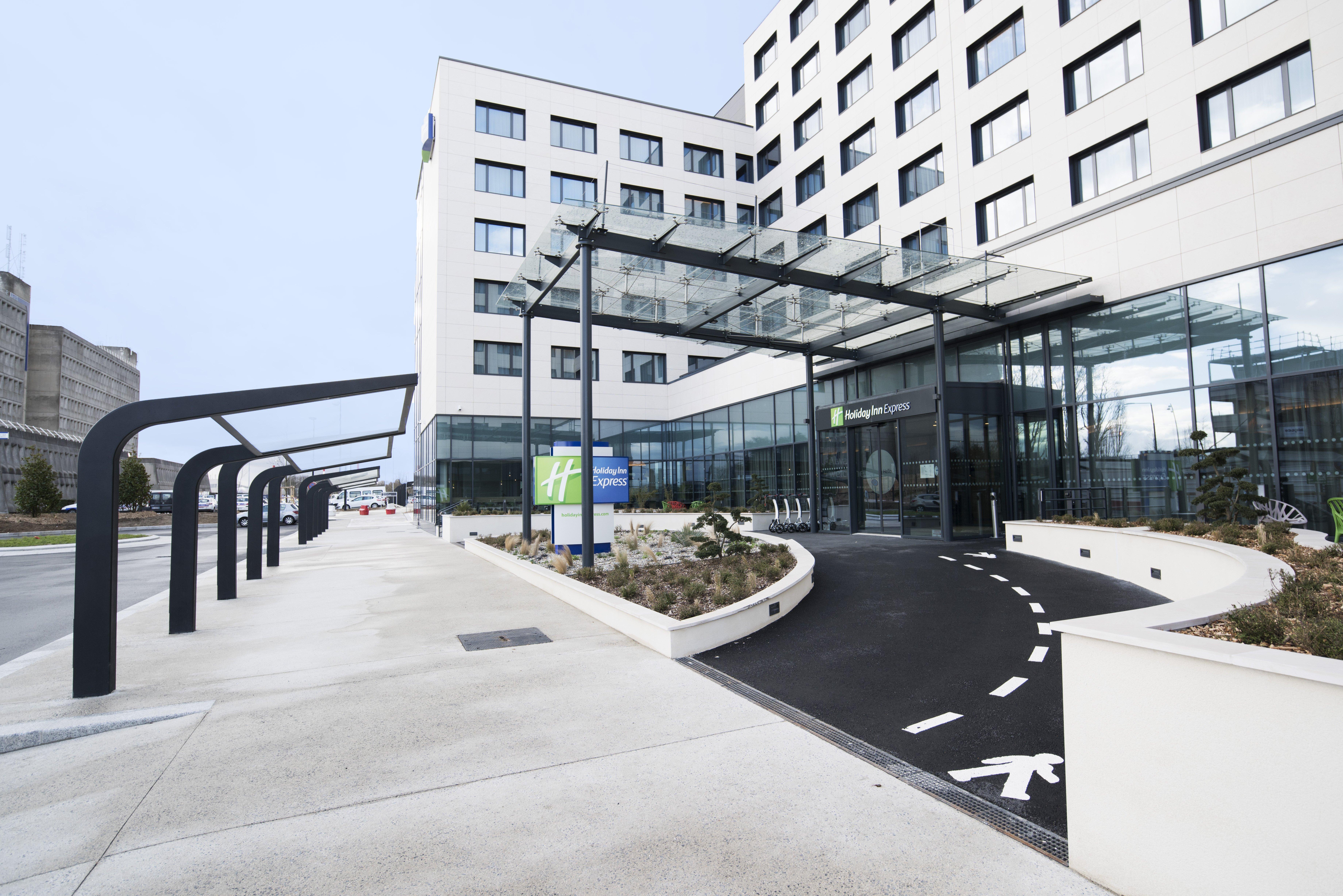 Holiday Inn Express - Paris - Cdg Airport By Ihg Roissy-en-France Zewnętrze zdjęcie