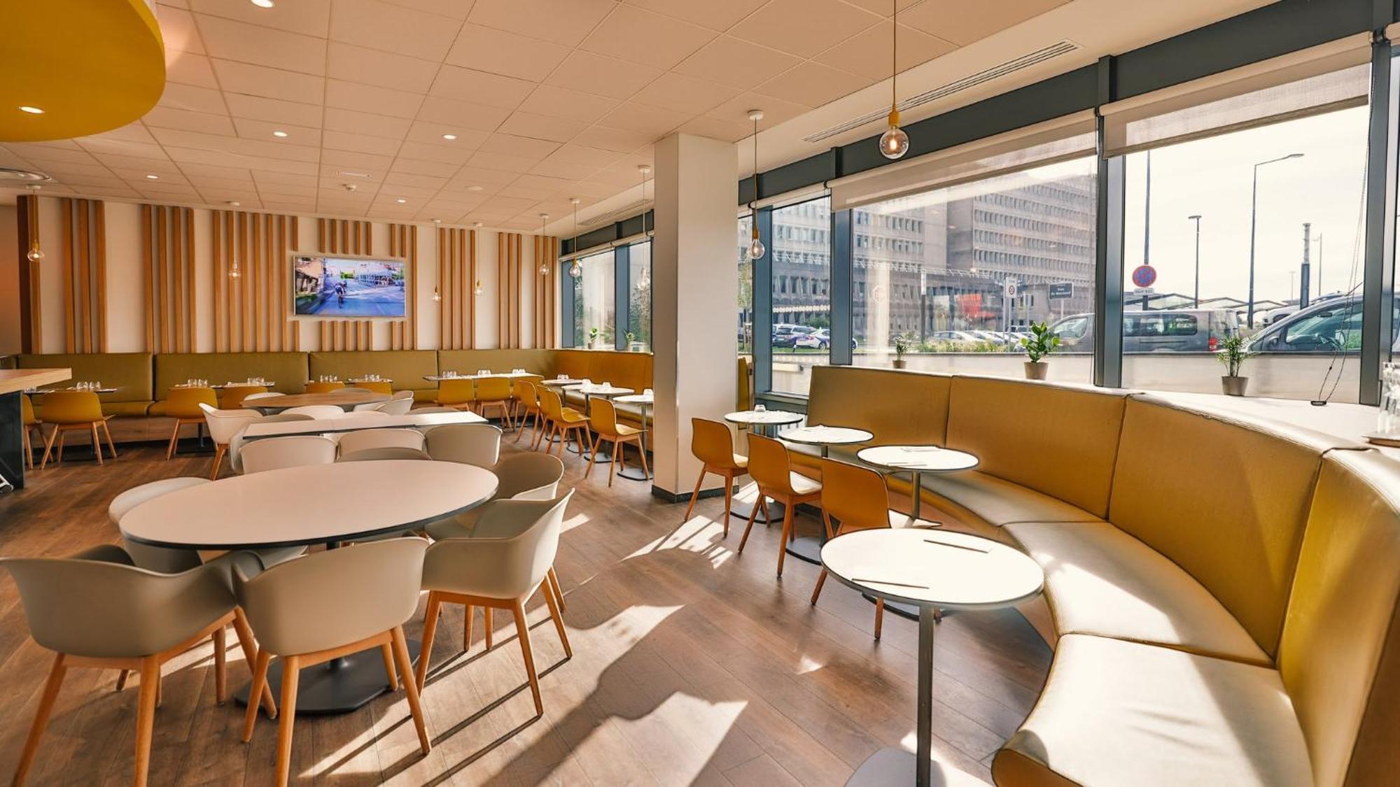 Holiday Inn Express - Paris - Cdg Airport By Ihg Roissy-en-France Zewnętrze zdjęcie